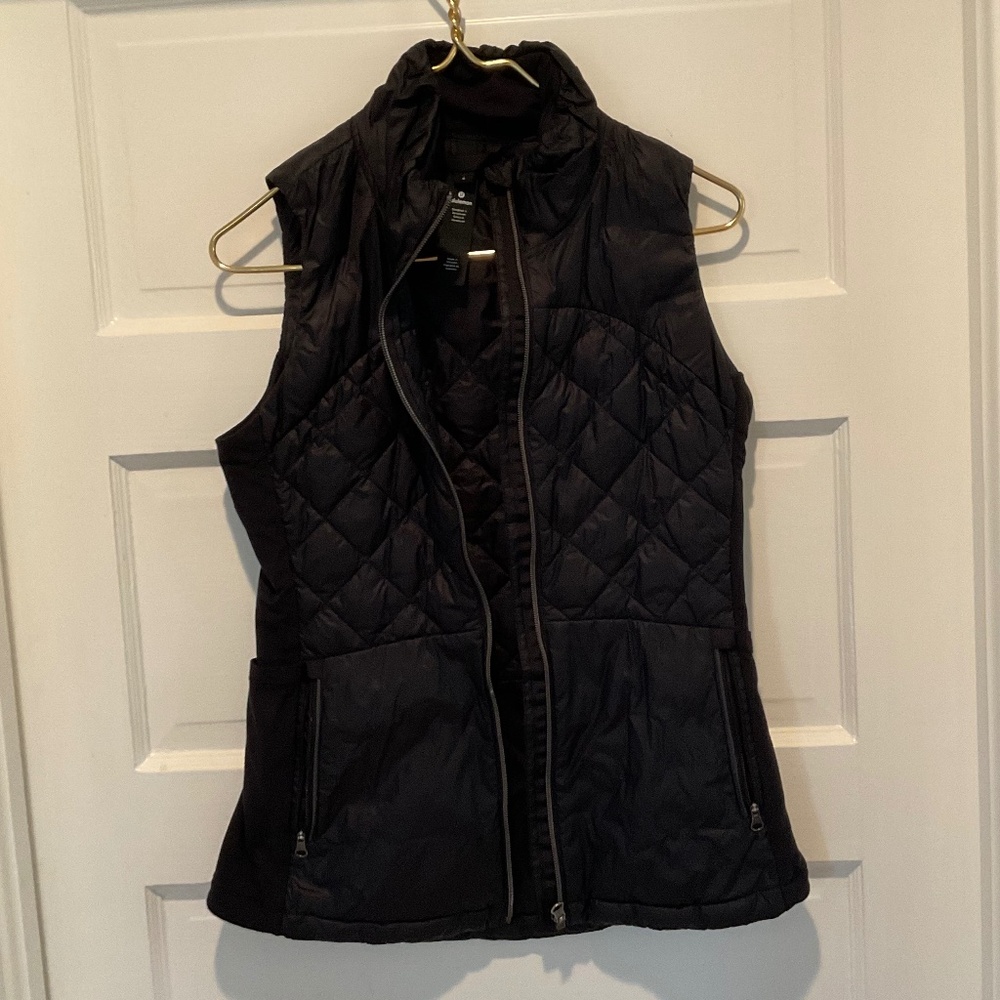 Lululemon black quilted puffer vest—size six